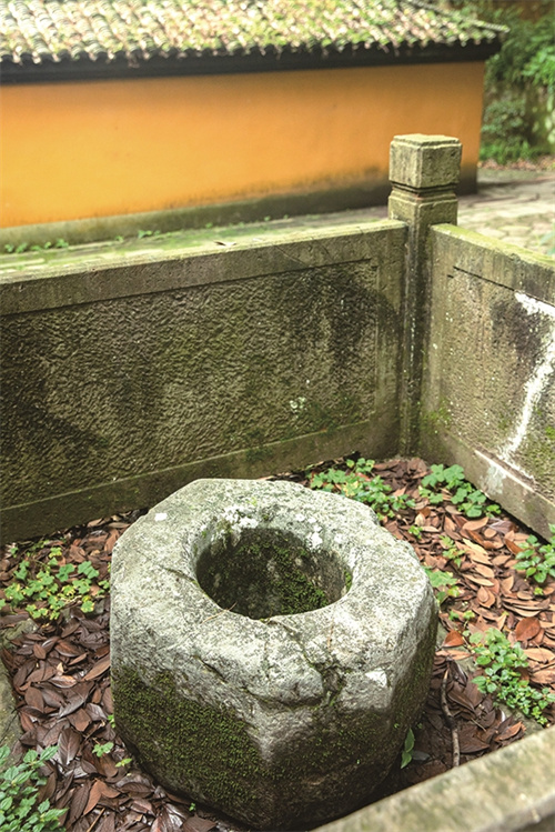 面朝西湖水，隐于葛岭中，杭州千年古迹抱朴道院你去过吗？