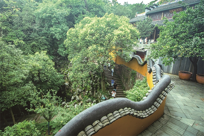 面朝西湖水，隐于葛岭中，杭州千年古迹抱朴道院你去过吗？